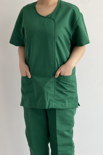 بدلة سكرب نسائي