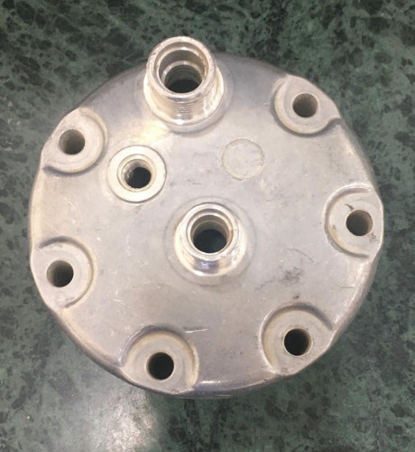 11462C# غطاء كمبروسر ساندن خلفي CYLINDER HEAD FOR SANDEN SD-709 SD7H15 THICK W-P-S-HOLE