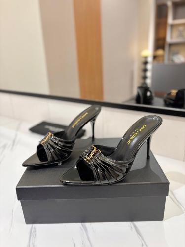 SAINT LAURENT