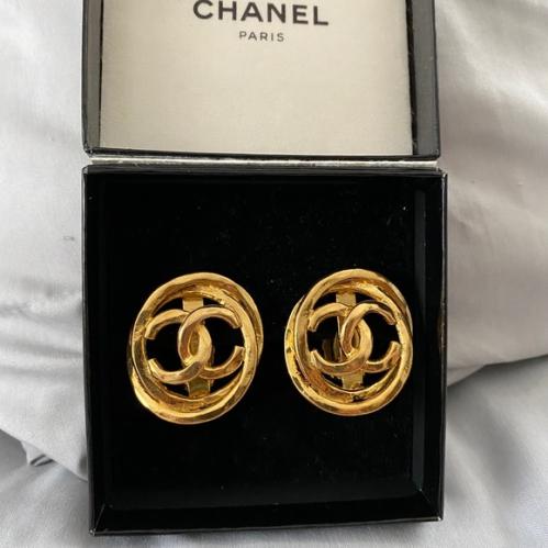 CHANEL vintageحجم كبير
