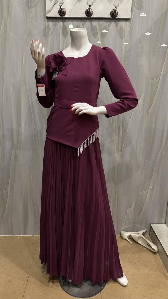 فستان فوشي بكسرات