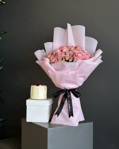 باقة ورديـة & كيكة