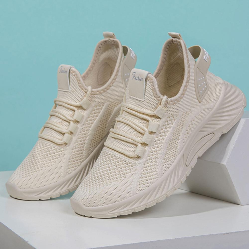 أحذية رياضية للنساء من Flyknit