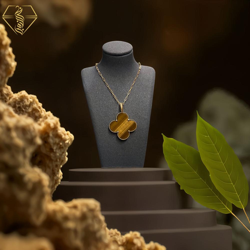 عقد فان كليف ( عيار 18 ايطالي )