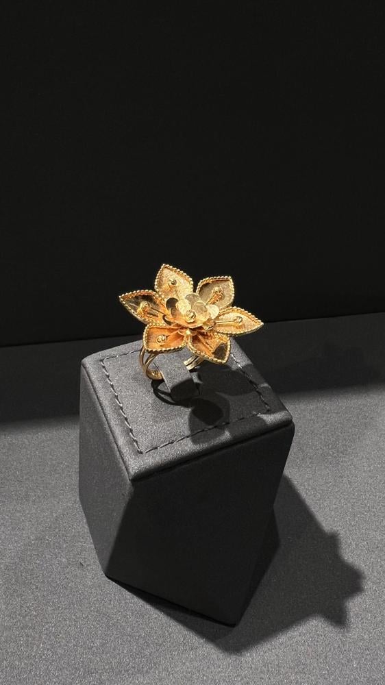 خاتم بشكل وردة تركي ( عيار 21 )