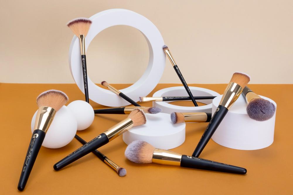 Ghali’or Paris guide to essential makeup brushes for beginners