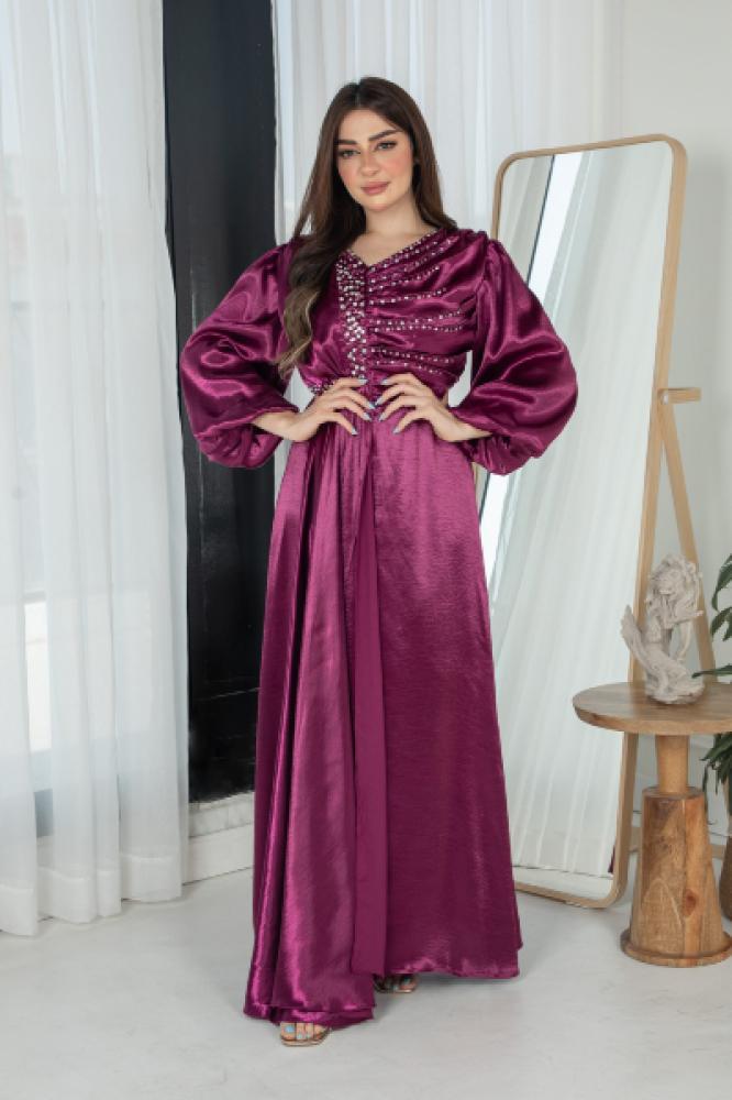 فستان طويل مزخرف بفصوص ناعمة للمناسبات الخاصة