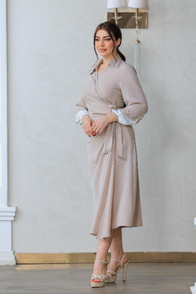 فستان ميدي ناعم بقصة لف عالجسم مع اكمام طويلة