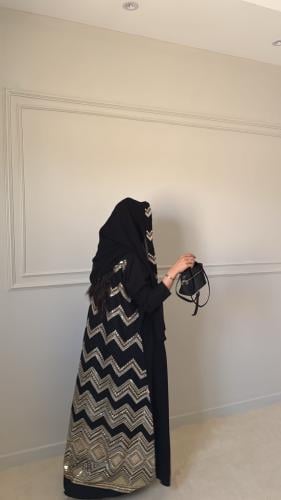 عباية زاهيه