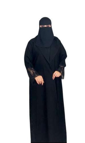 عباية كريب مع الخلف دنتيل اسودمقاس 52