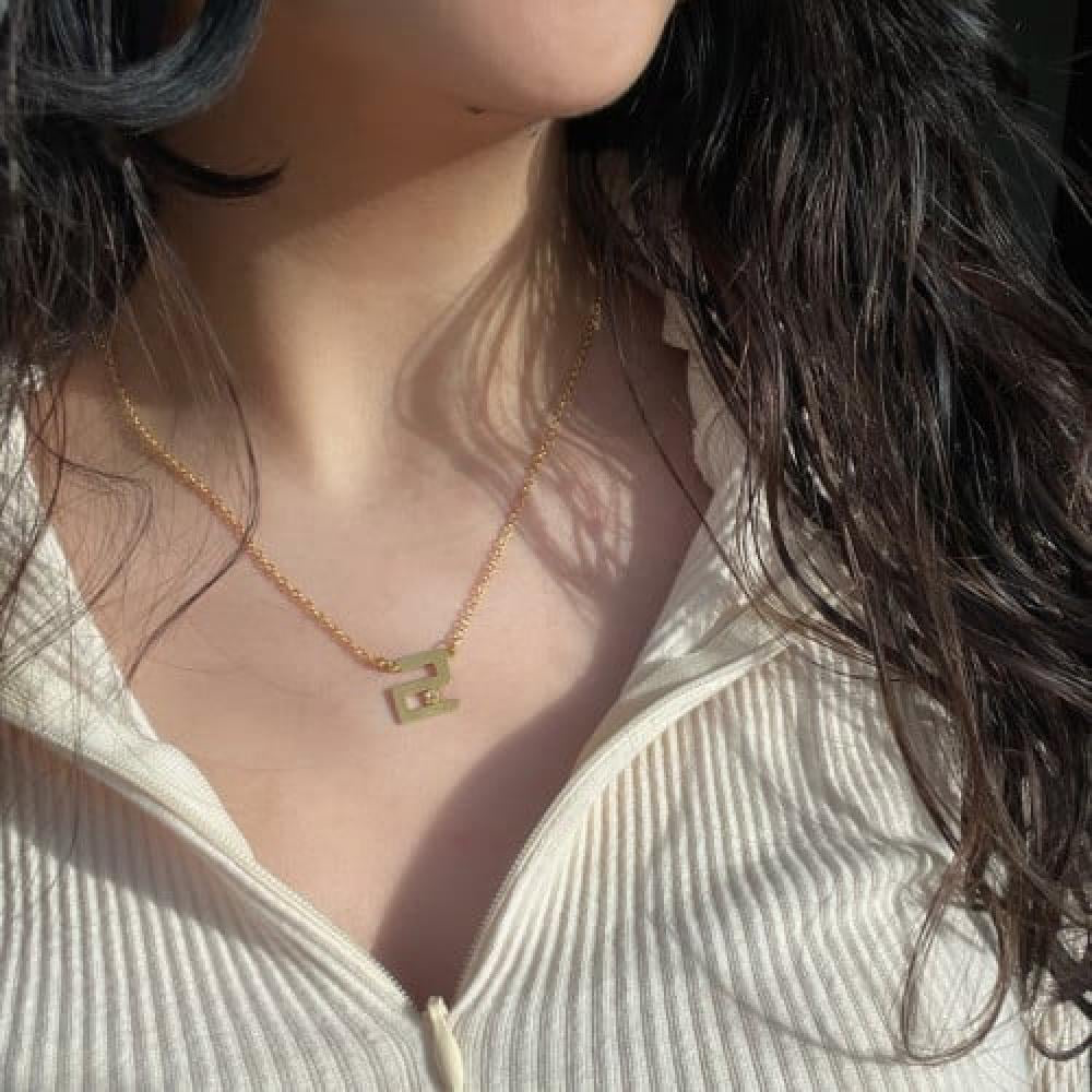 سلسال حرف نسائي أنيق