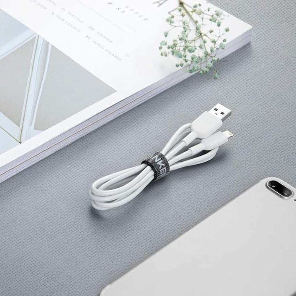 كابل Anker PowerLine II Lightning بطول 6 أقدام/1.8 متر لشحن سريع، عمر أطول للهواتف الذكية iPhone وiPod وiPad