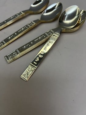 ملاعق يابانيه للحلا