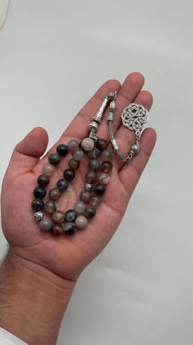 سبحة حجر اونيكرد دايموند 33 خرزة مع فواصل وطربزونة...
