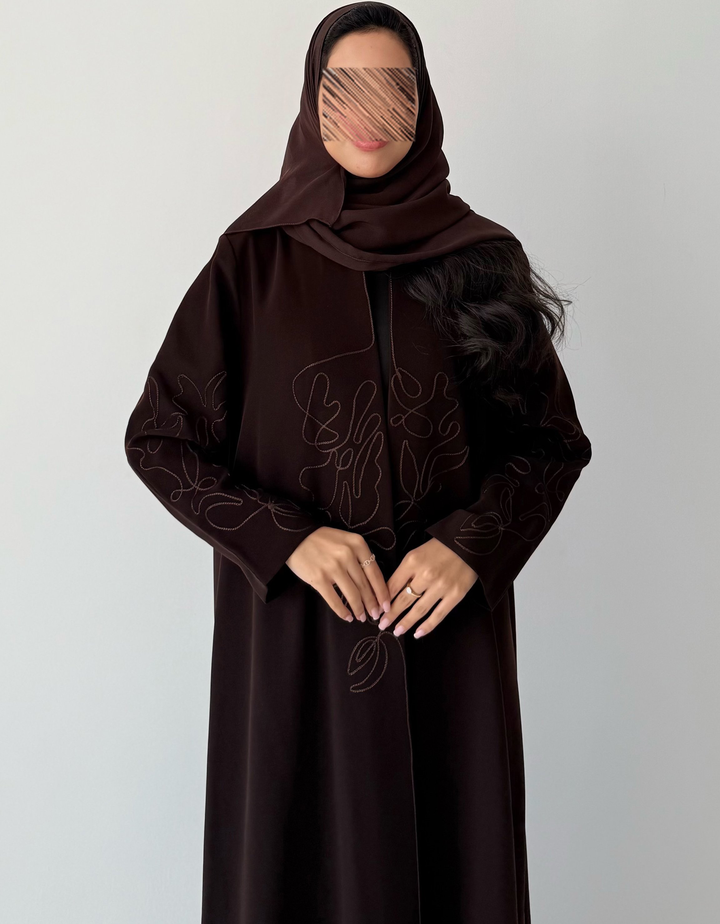 عباية صيفية كريب بتطريز بني أنيق