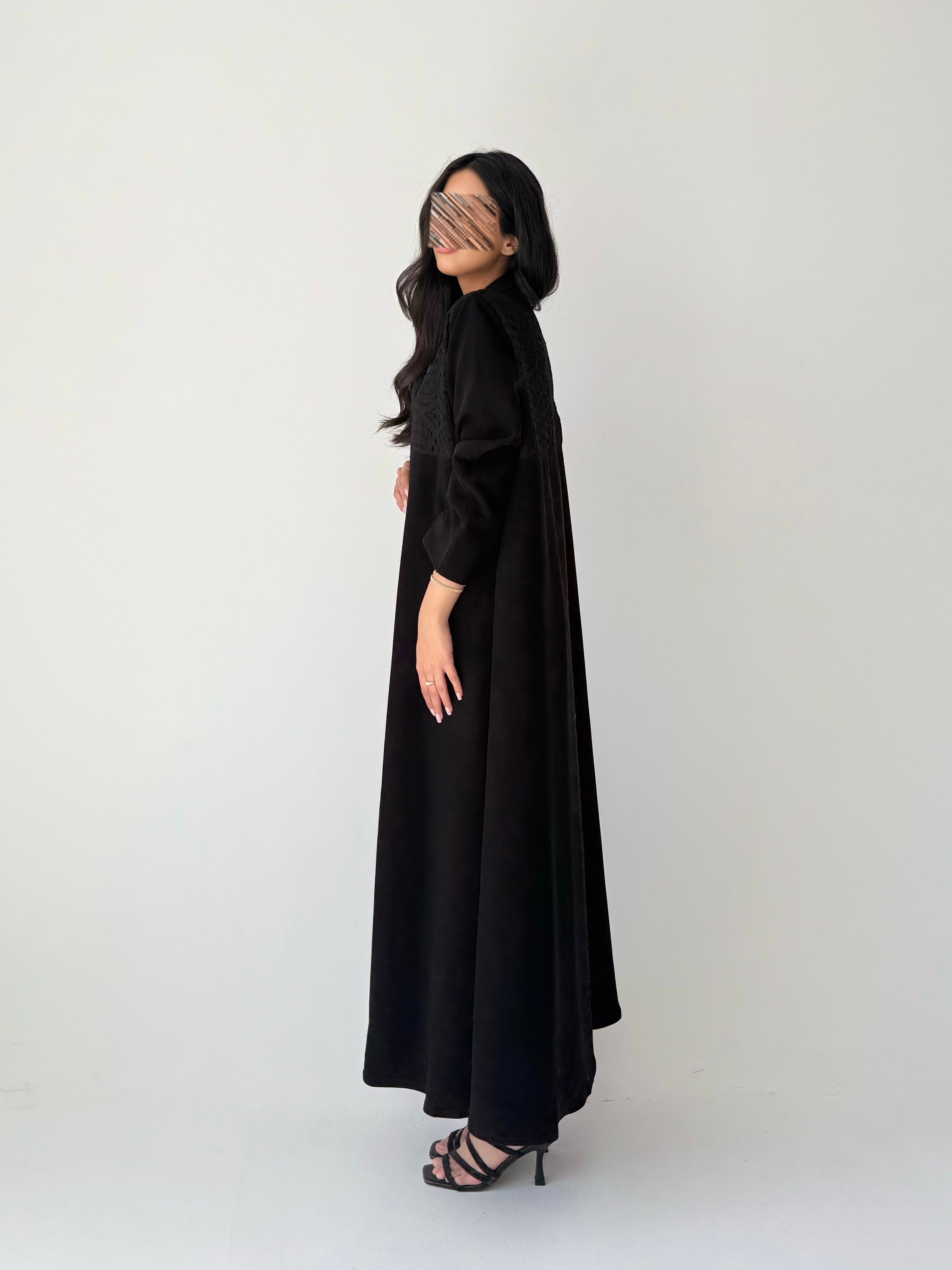 عباية كريب إندونيسي بتطريز دنتل فاخر – قصة كلوش