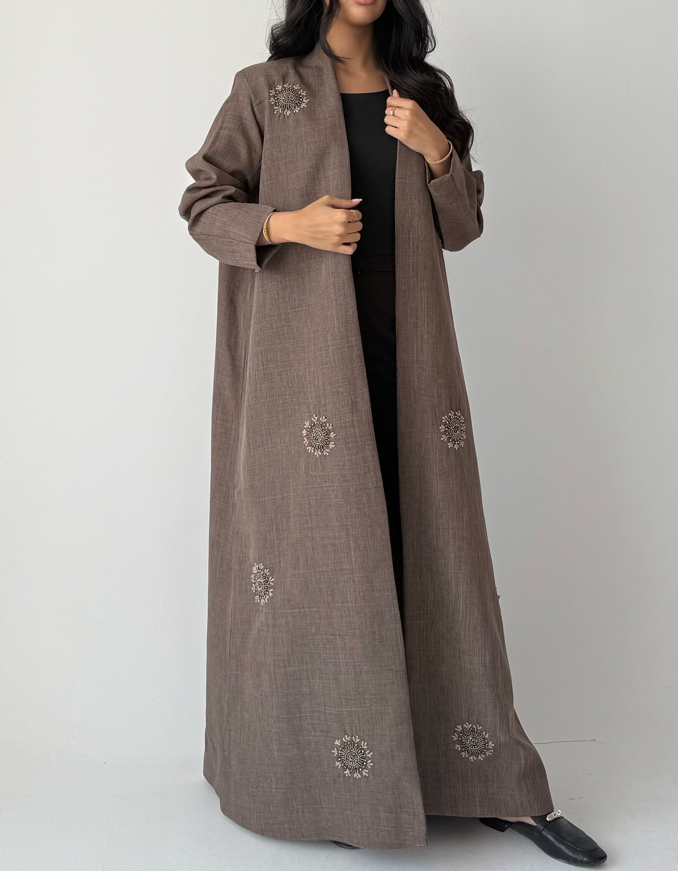 عباية صيفية لنن شك بقصة بليزر – لون كابتشينو