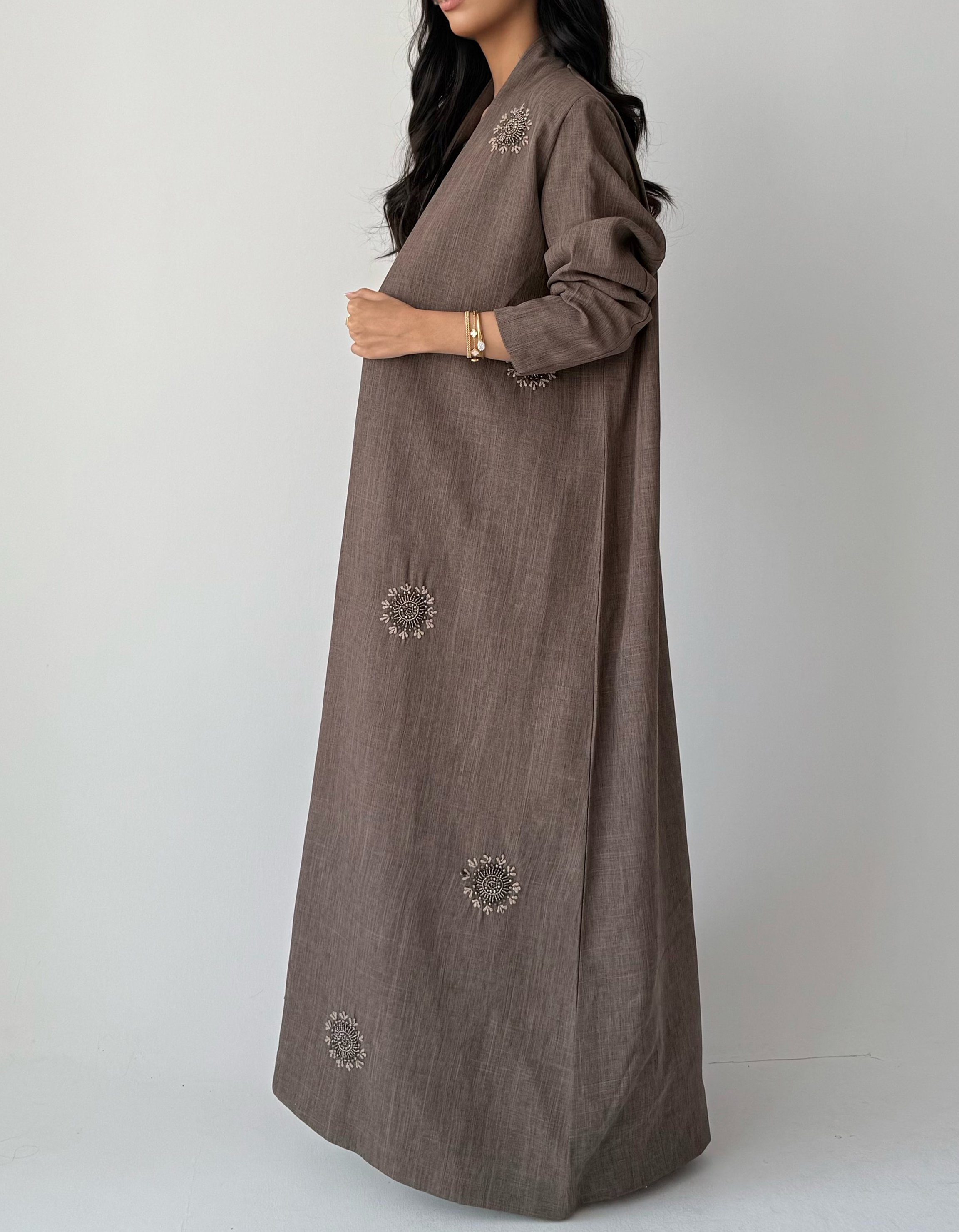 عباية صيفية لنن شك بقصة بليزر – لون كابتشينو