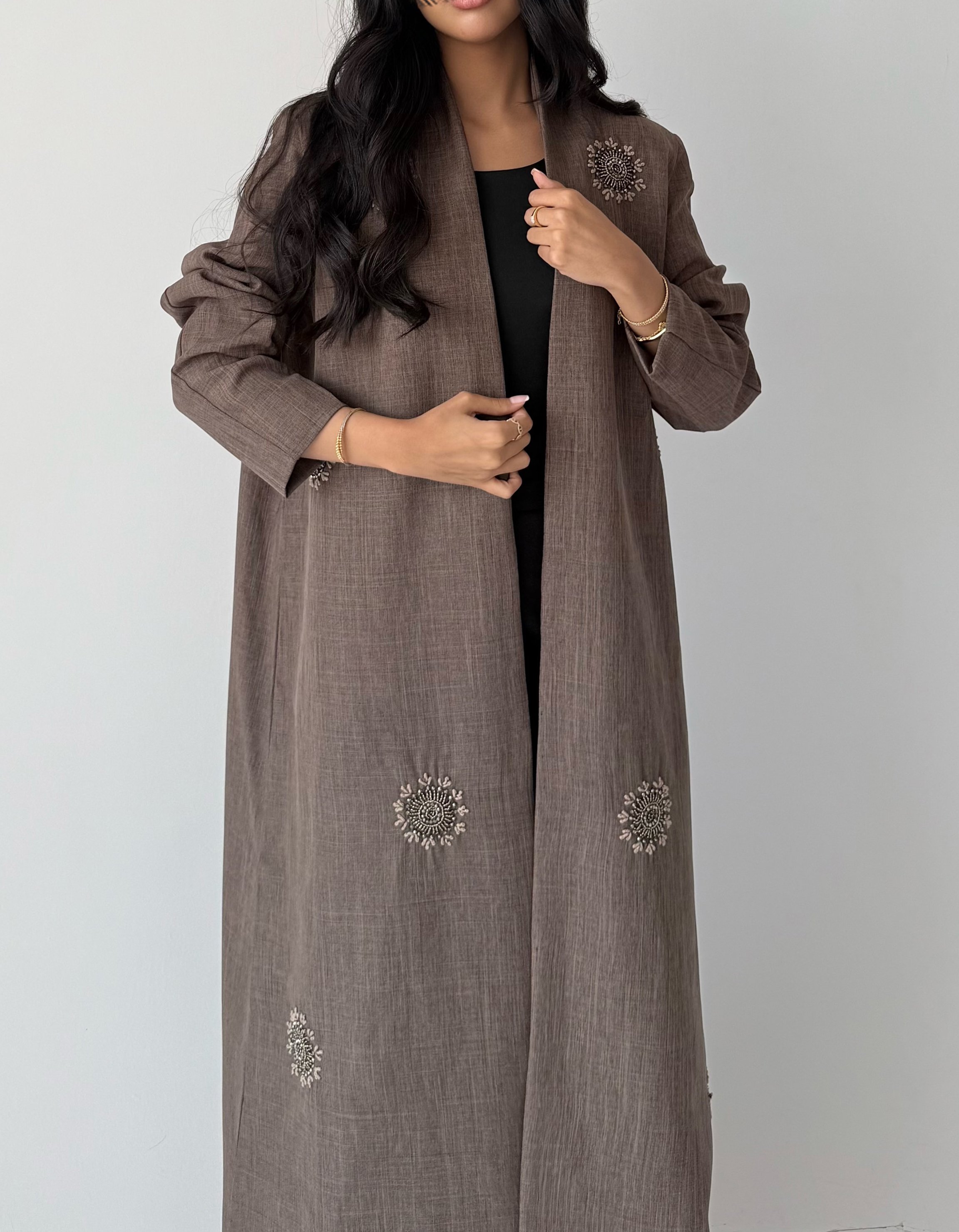 عباية صيفية لنن شك بقصة بليزر – لون كابتشينو