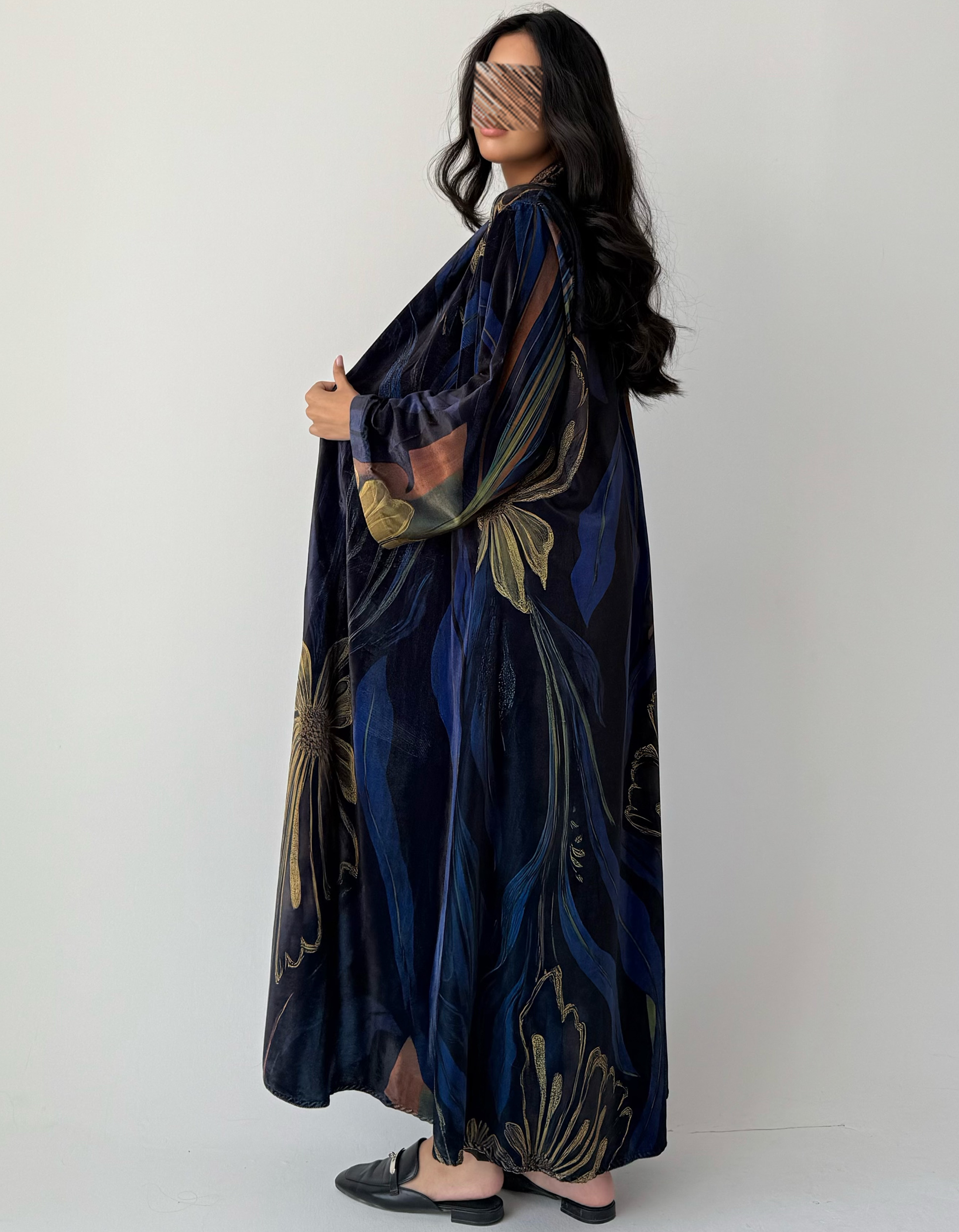 عباية شتوية مخمل بطباعة أنيقة