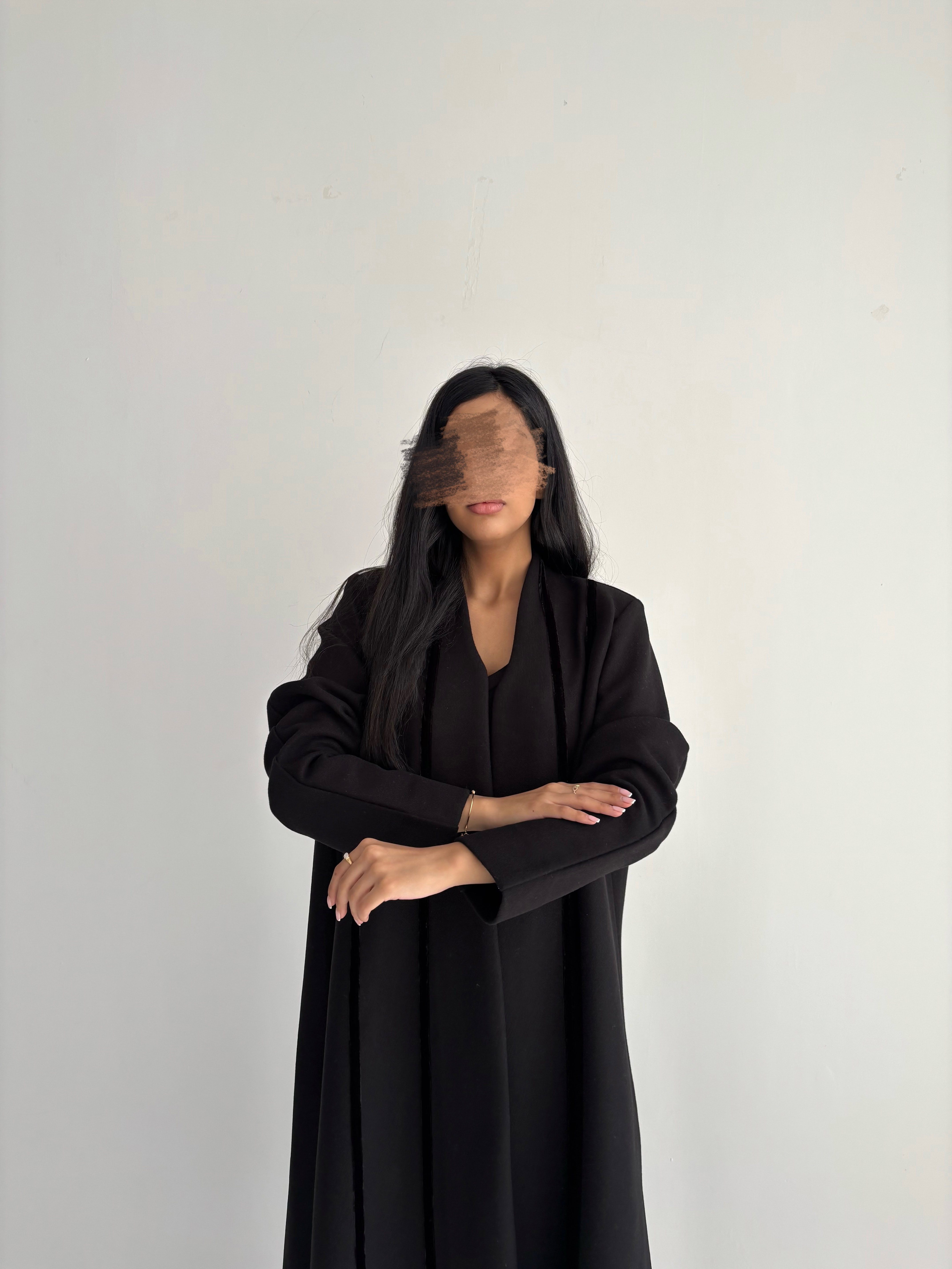 عباية شتوية جوخ قيطان مخمل – لون أسود