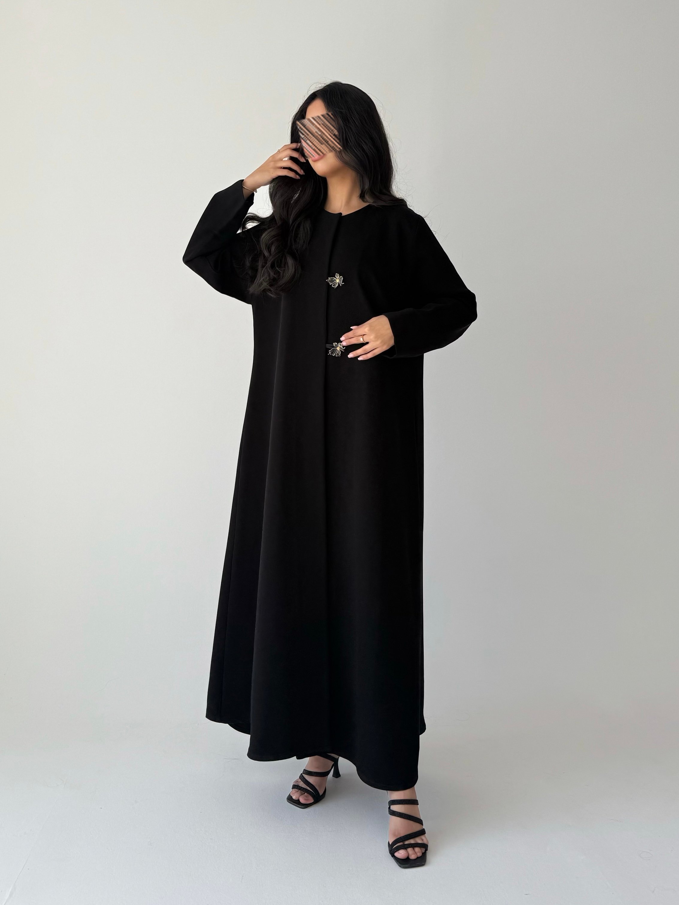 عباية كريب إندونيسي بتخريم وزرارين أماميين – قصة كلوش