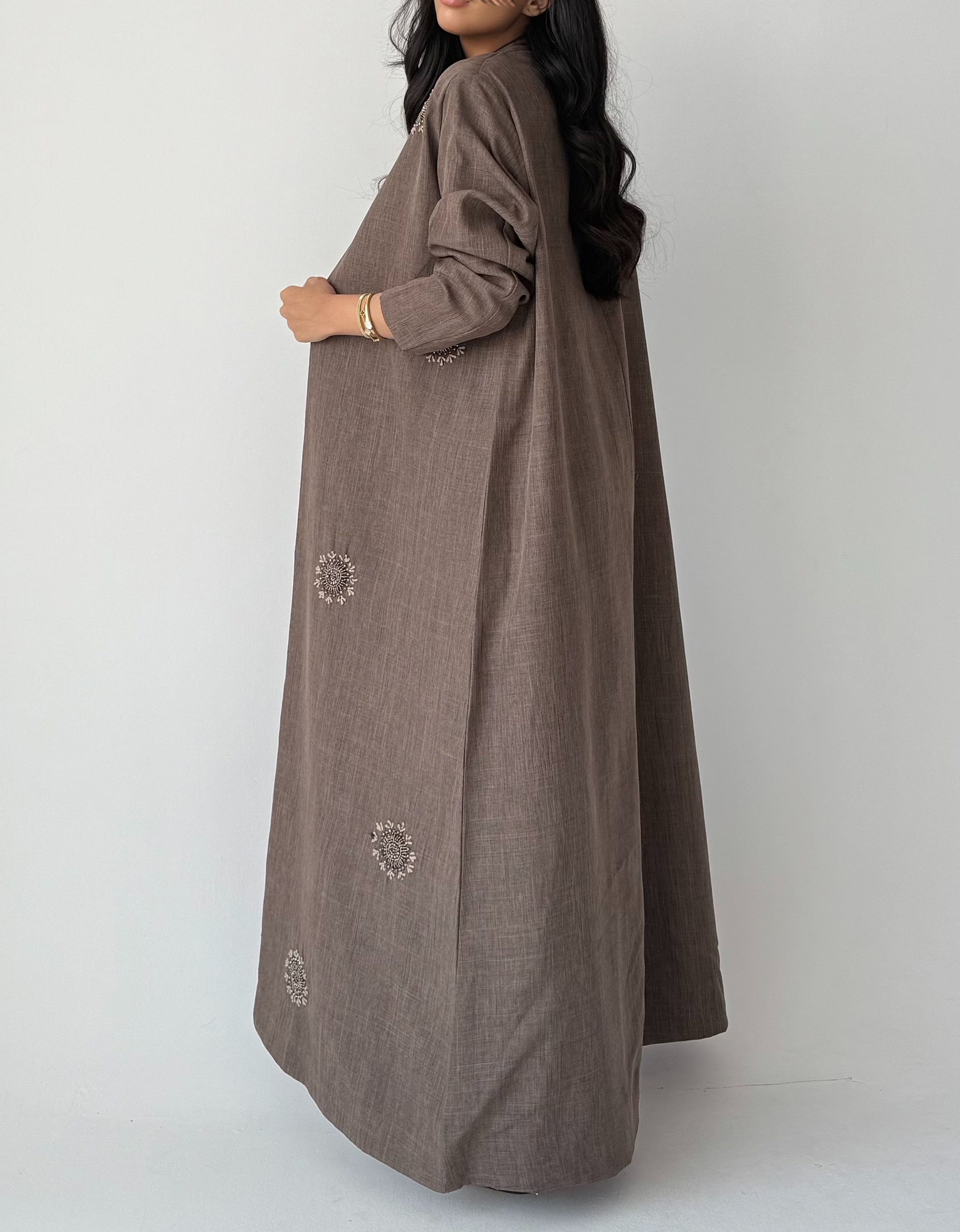 عباية صيفية لنن شك بقصة بليزر – لون كابتشينو