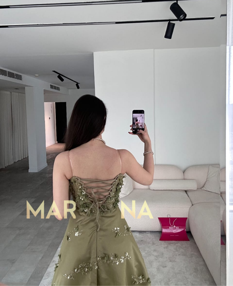 فستان خوله (فستان تفاحي مزين بكلفه مورد)