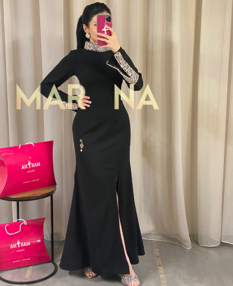 فستان ديالا (فستان كريب أنيق مع تطريز)