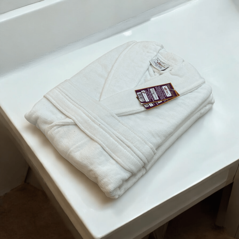 Luxurious And Elegant Bathrobe