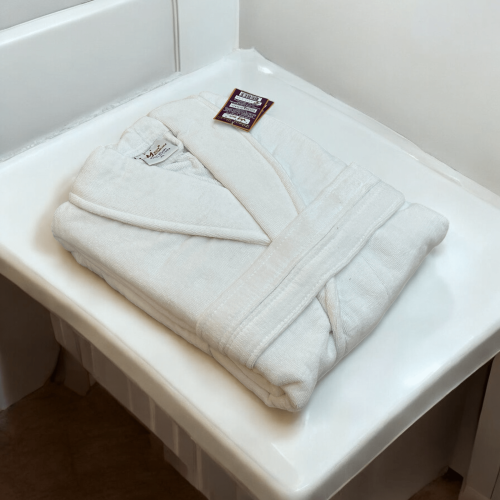 Luxurious And Elegant Bathrobe