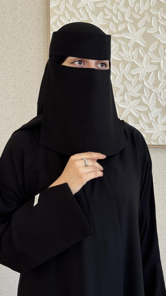 نقاب وسط بمطاط مائل
