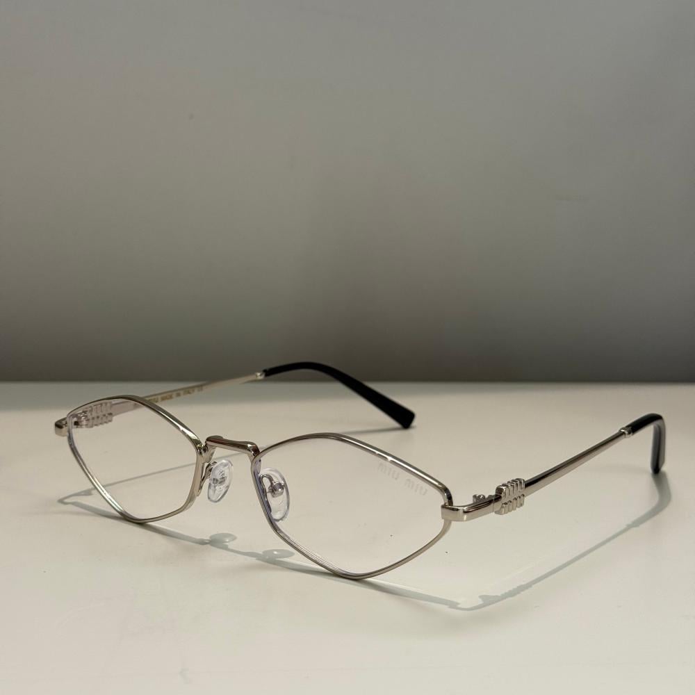 نظارة ميو ميو عدسة سداسية شفافة باللون الفضي