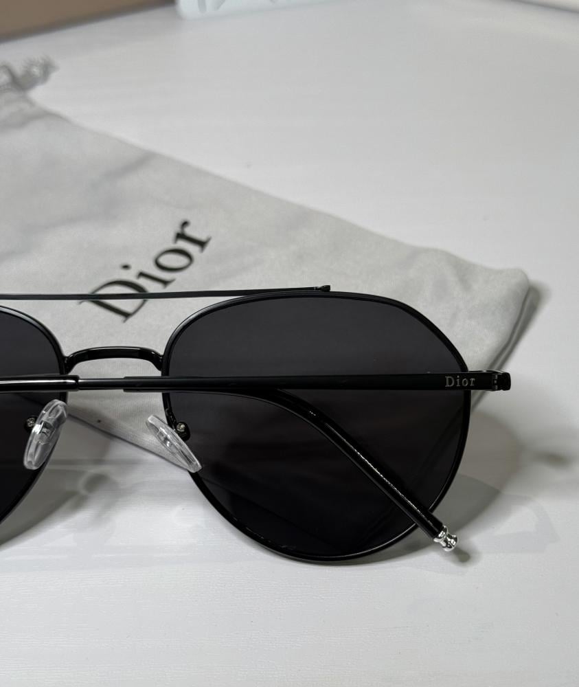 نظارة ديور باللون الاسود