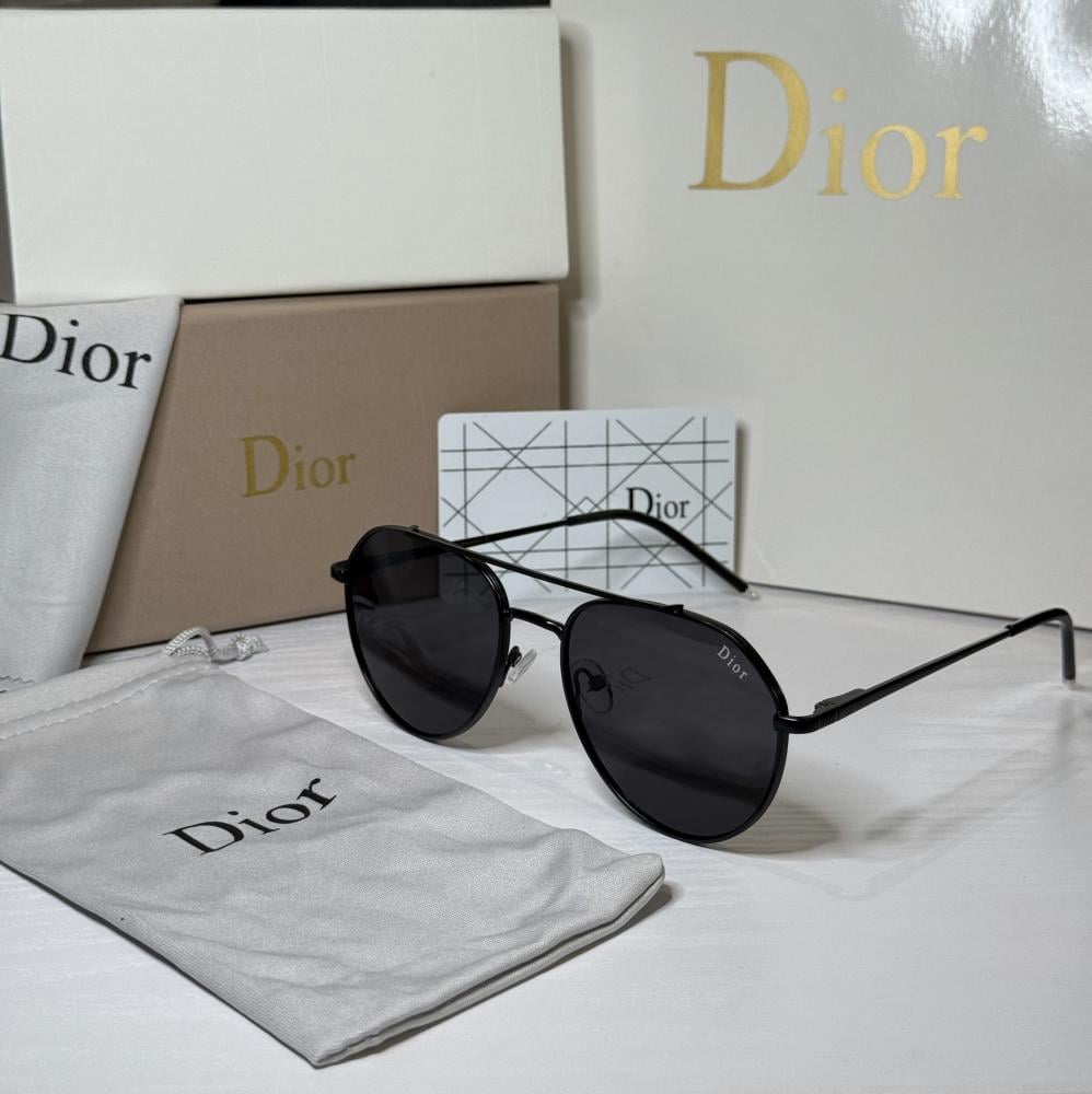 نظارة ديور باللون الاسود