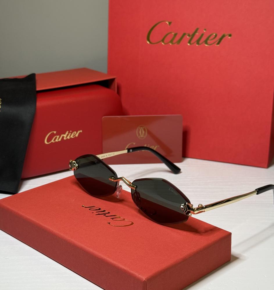 نظارة كارتير بعدسة هندسية بدون إطار باللون الاخضر الغامق