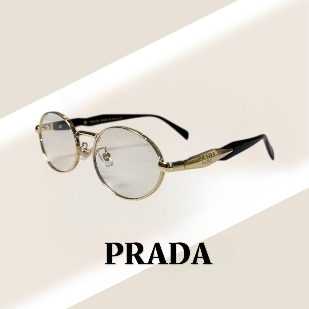 نظارة برادا بعدسة شفافه وذراع اسود وذهبي