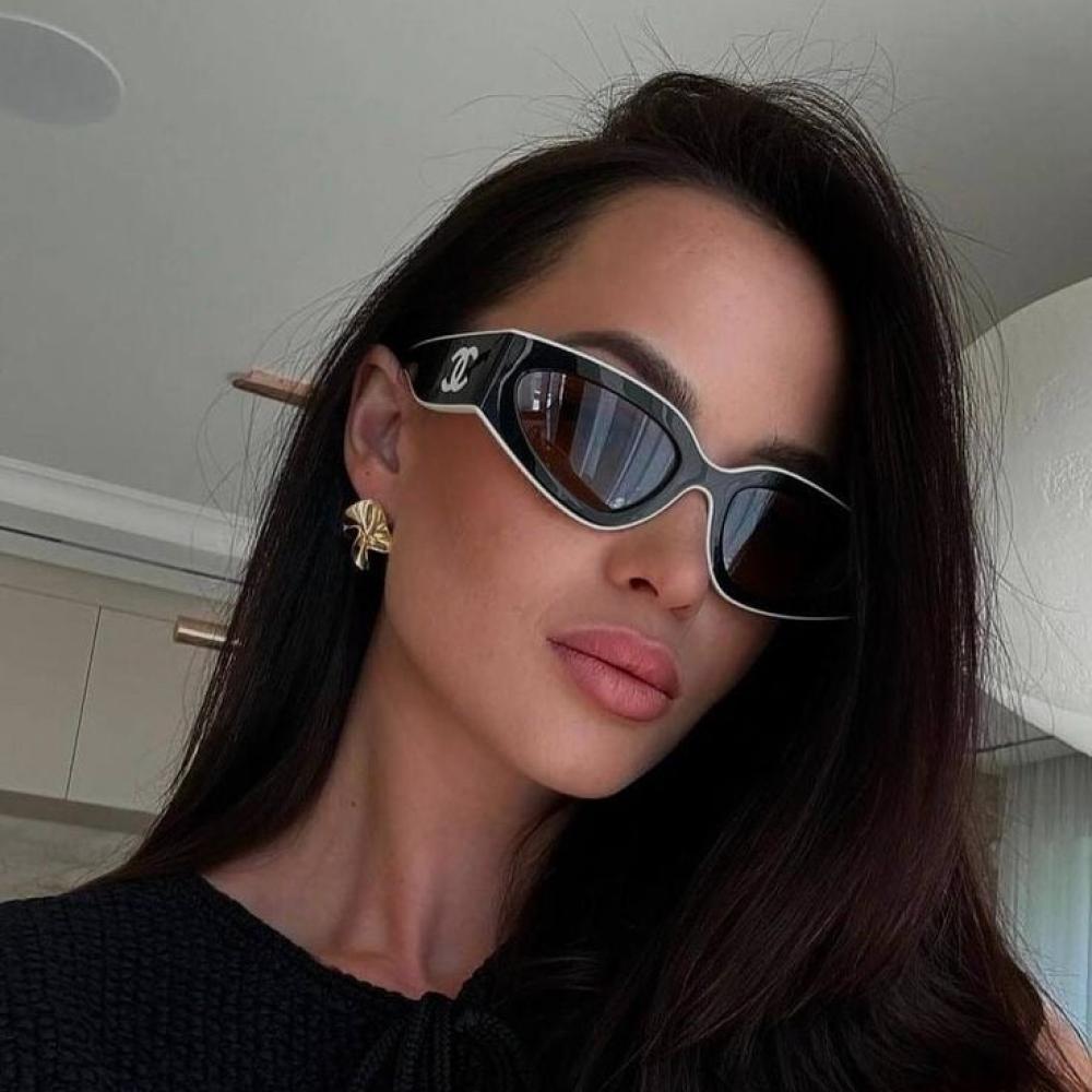 نظارة شانيل Cat eye باللون الابيض والاسود وعدسة سوداء