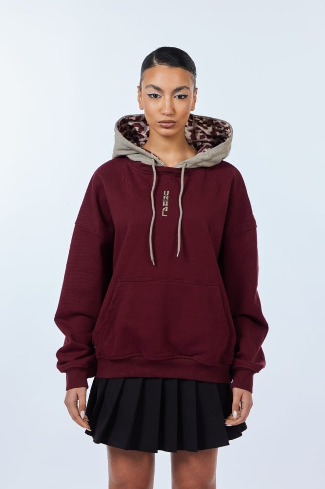 هودي شتوي أنيق يكمّل إطلالتك طوال الموسم