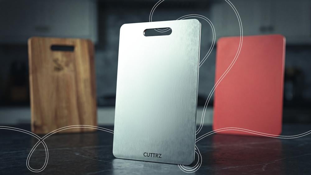 من الخشب إلى البلاستيك إلى الستانلس: أي لوح تقطيع يستحق مكانه في مطبخك؟