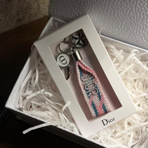 ميدالية ديور - Dior