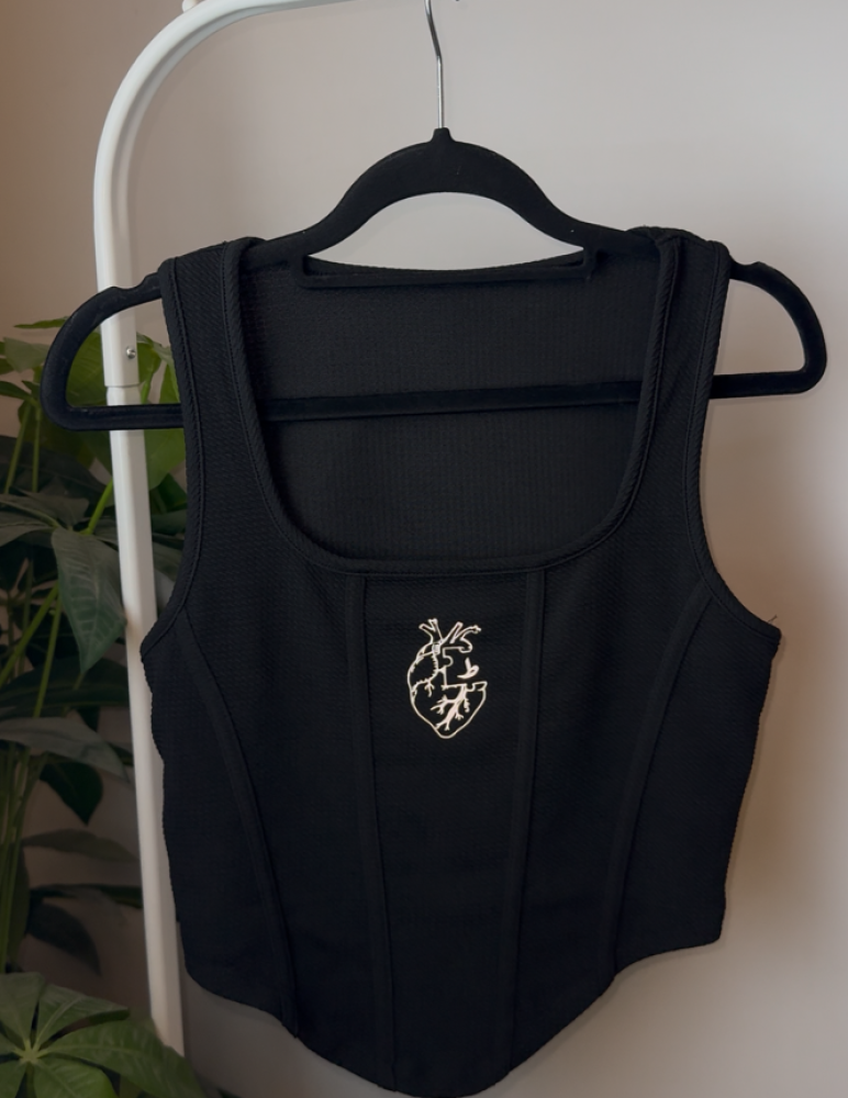 تيشيرت وتوب القلب العاكس بحروف