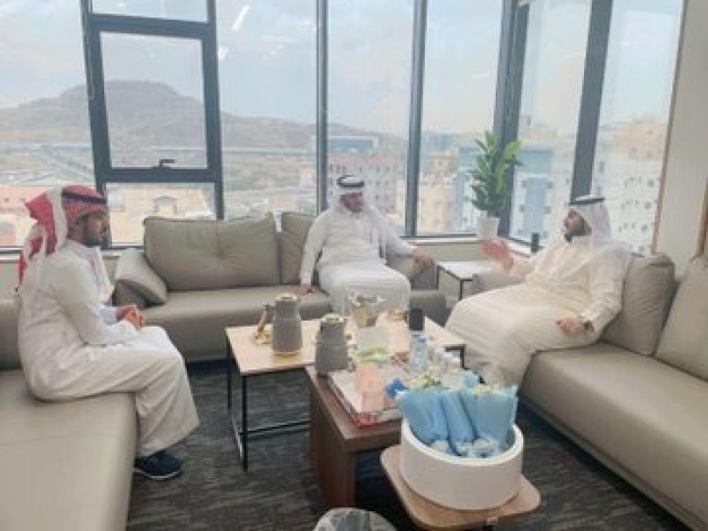 رئيس جمعية بناء يزور جمعية تراحم لخدمة السجناء المحتاجين ببيشة