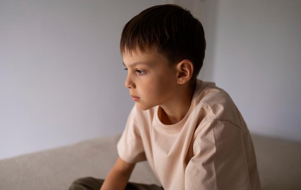 كيف أعرف أن ابني مصاب بالتوحد؟