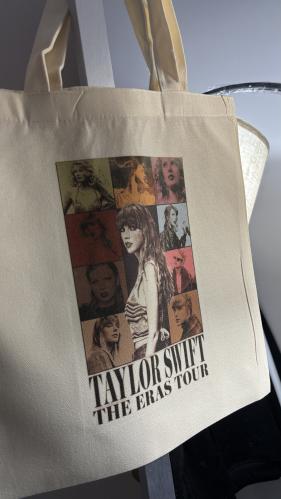 توت باق TAYLOR SWIFT