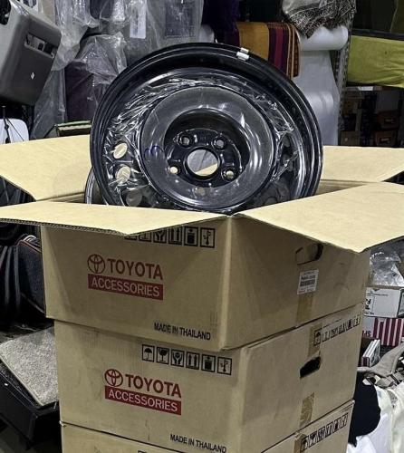 جنوط كامري 2018 - 2025 اصلي وكالة جديد مع صواميل