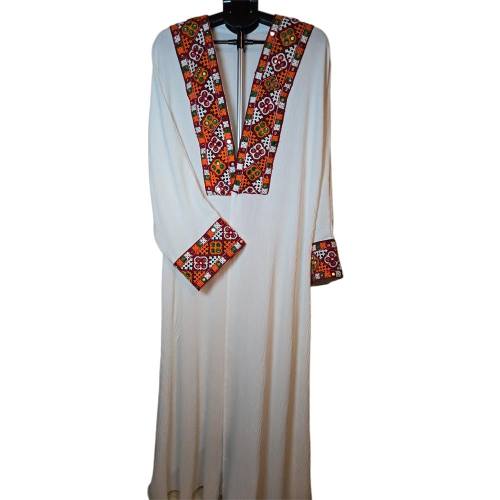 عبايات انيقه وهادئه