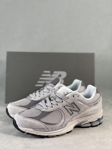 NEW BALANCE 2002