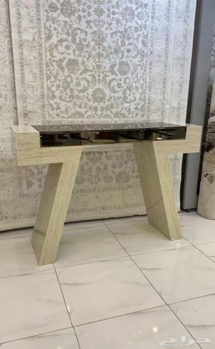 طاولة الاستقبال