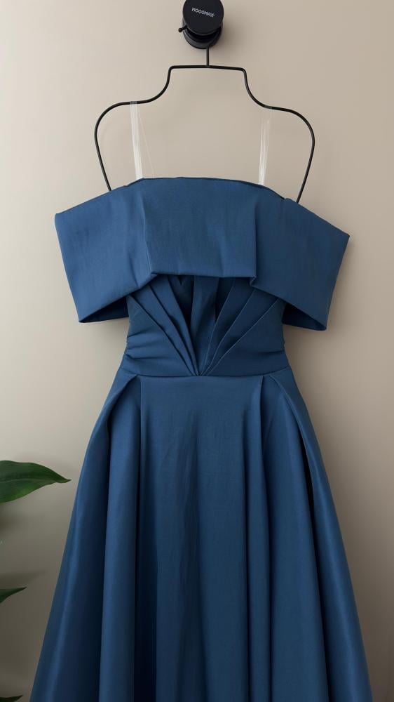 فستان اوف شولدر بكسرات على الصدر